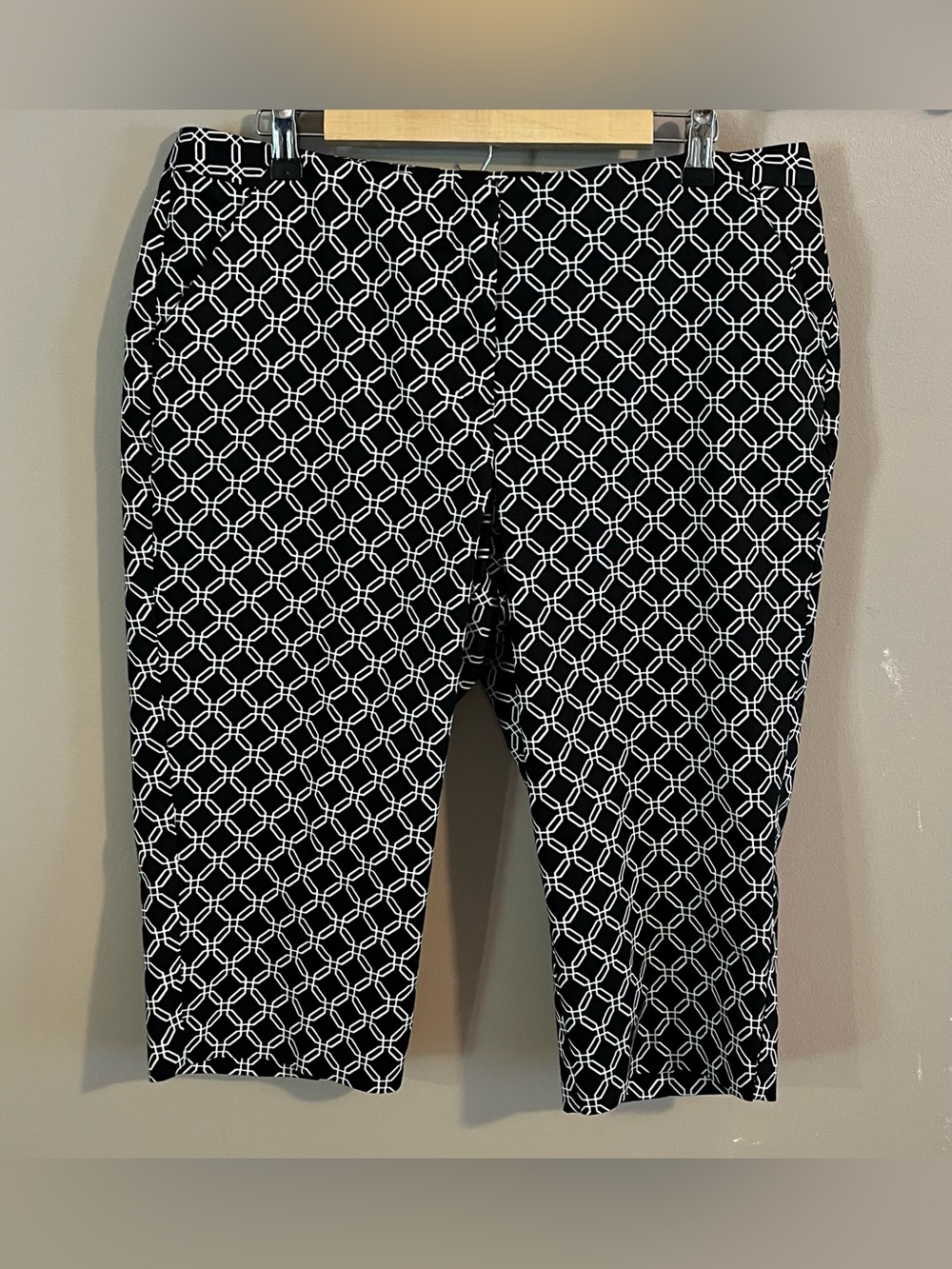 $6❤️Bundled Worthington Capris